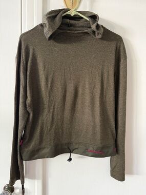 Elle Olive Green Hooded Lightweight Sweater